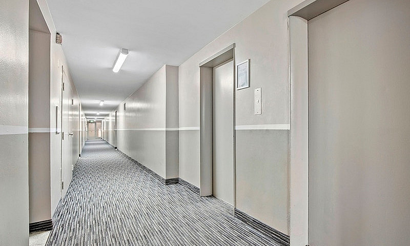 2 Bedrooms Apartment...
