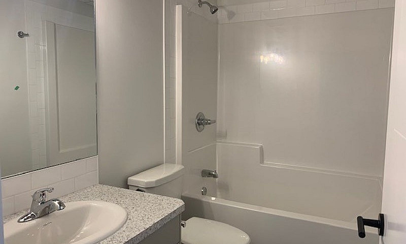 4506 47A Ave - 303 A...