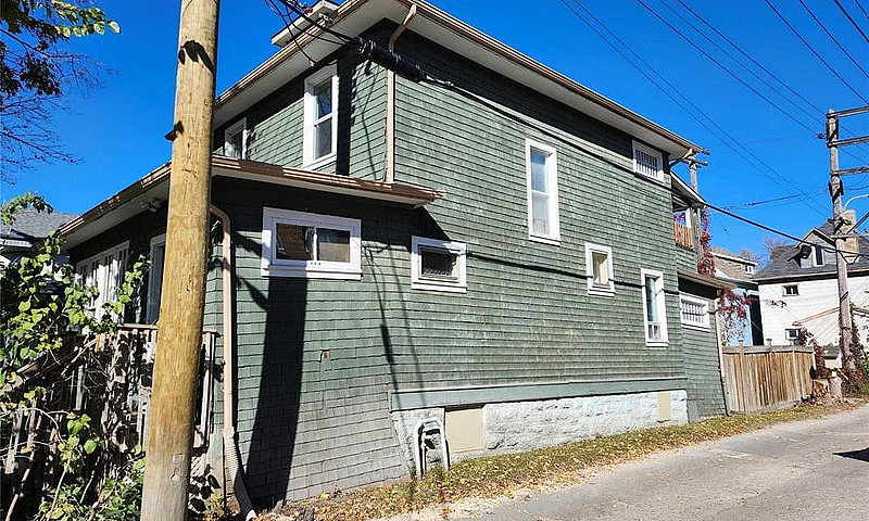 122 Pulford Street W...