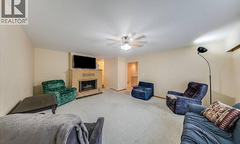 221 Second Avenue Ri...