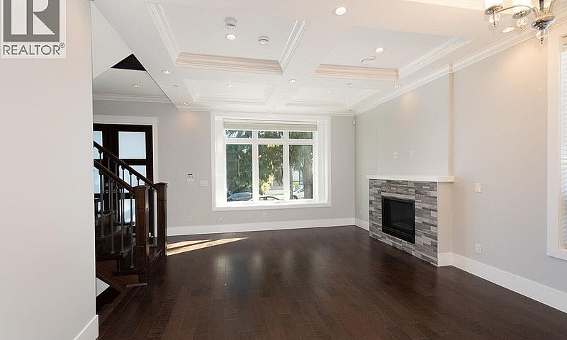 1195 Nootka Street V...
