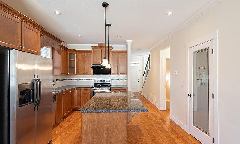 7273 192A Street Sur...