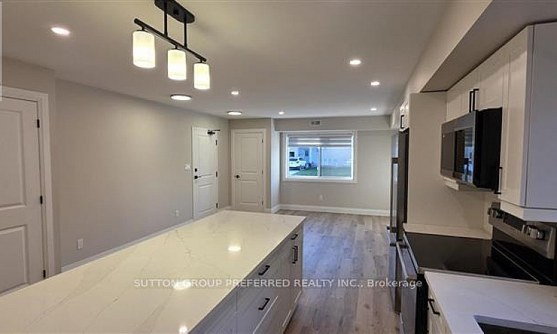 4 - 118 Scott Street...