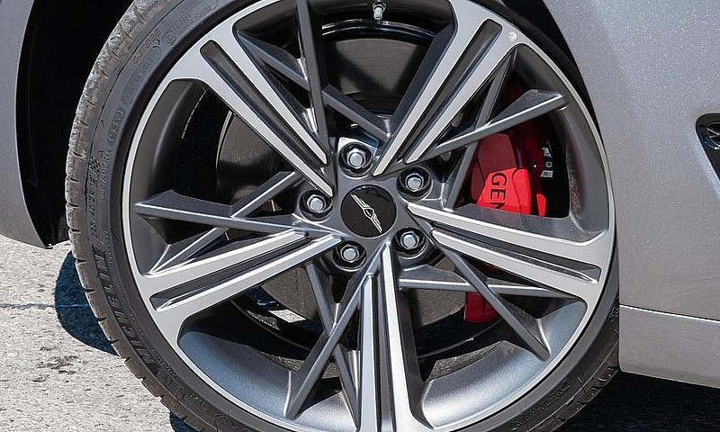 2026 Genesis G70 3.3...
