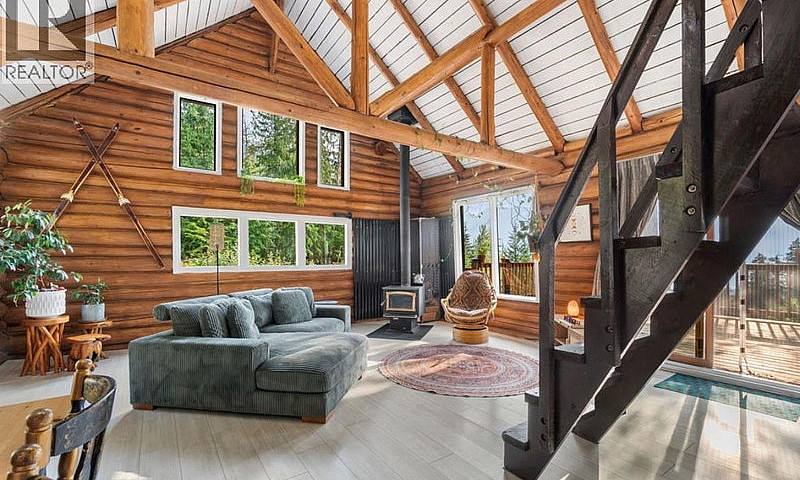 760 Kangaroo Trail N...