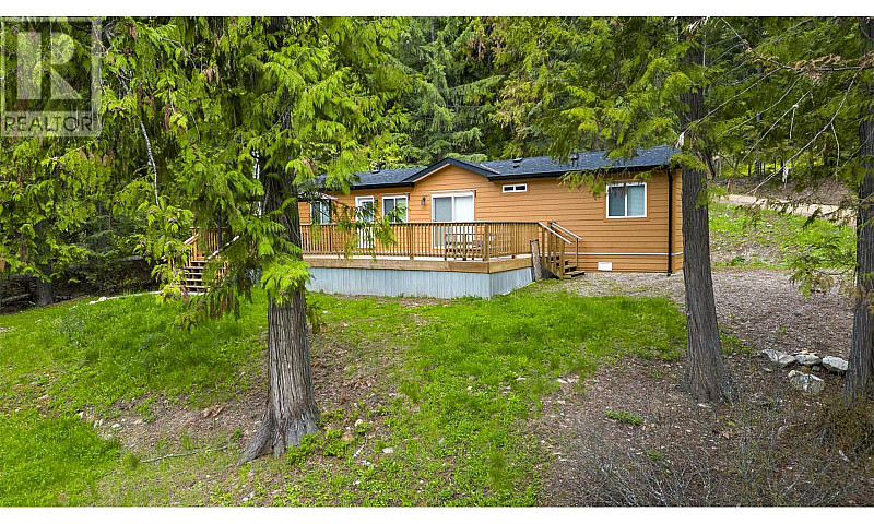 6432 Sunnybrae Canoe...
