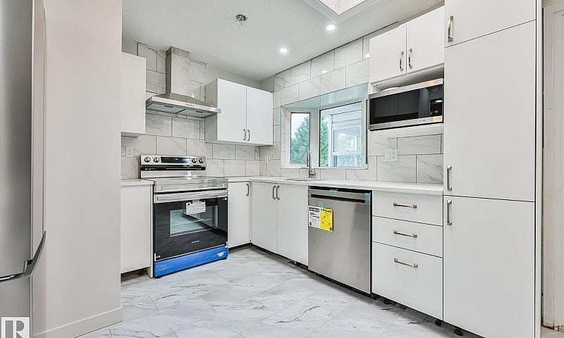 4324 70 St Nw Edmont...