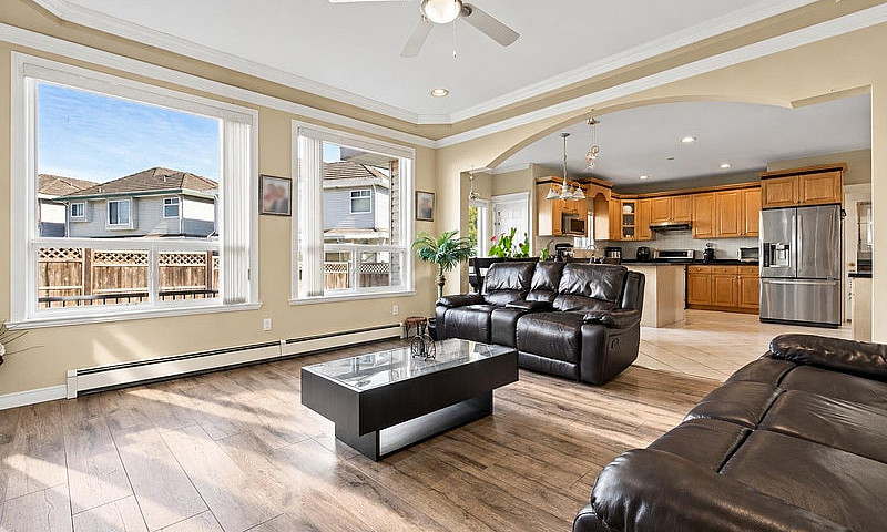 14577 80B Avenue Sur...