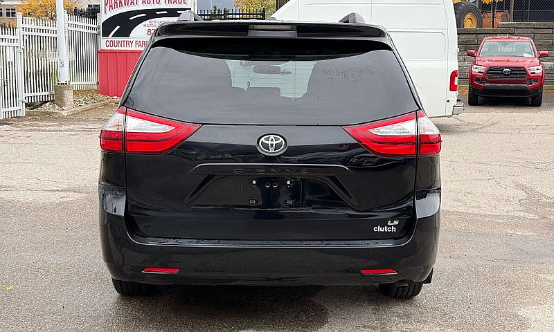 2017 Toyota Sienna L...