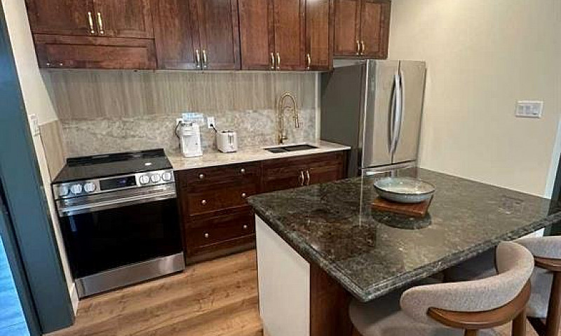 21 Ave 12366 Avenue ...