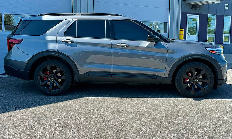 2022 Ford Explorer S...
