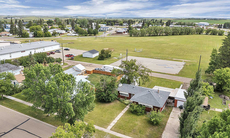 Bungalow On Huge Lot...