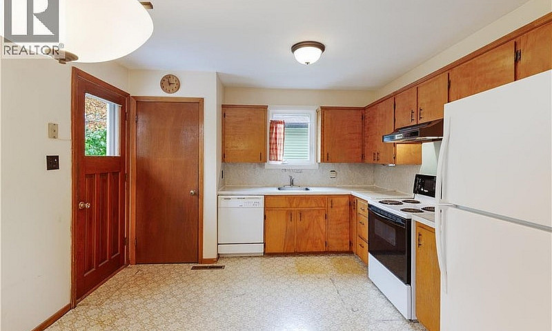 27 Brewster Street R...