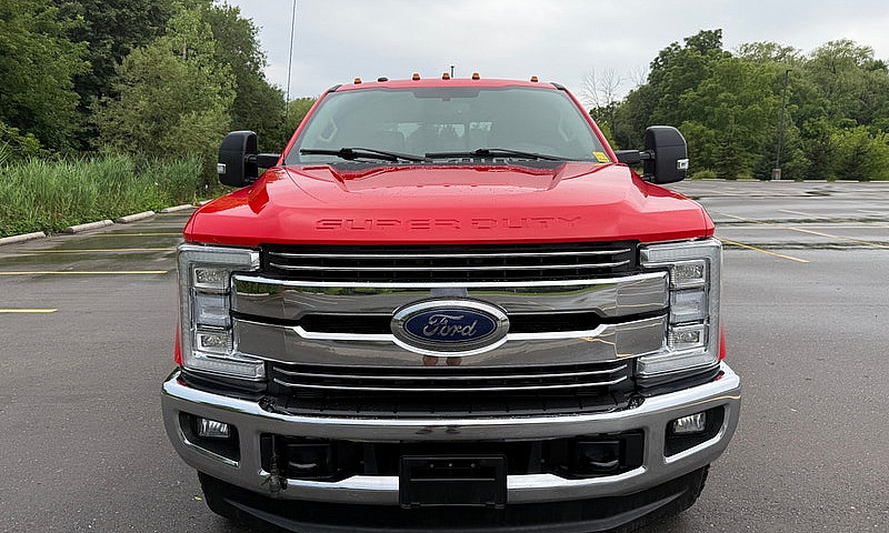 2018 Ford F-350 Lari...