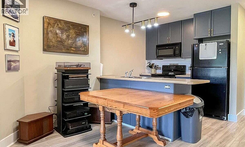 246 Hastings Avenue ...