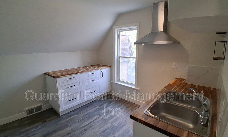 1 Bedroom, 1 Bath Un...