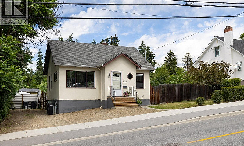 2105 32 Avenue Verno...
