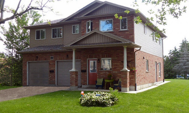 Luxury 3 Bedroom Exe...