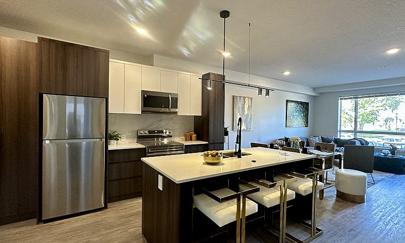 2 Beds 2 Baths Apart...