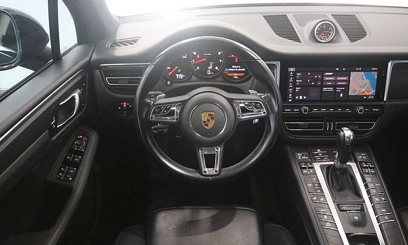 2021 Porsche Macan T...
