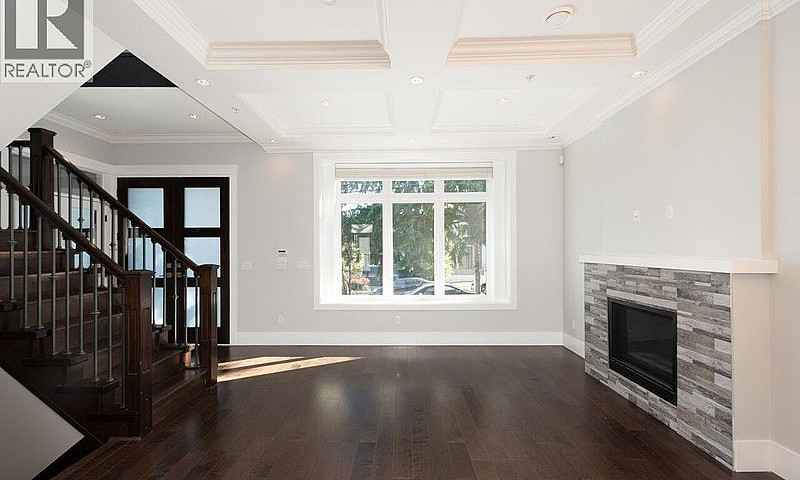1195 Nootka Street V...