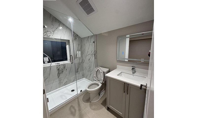 3-4690 W 6 Avenue Va...