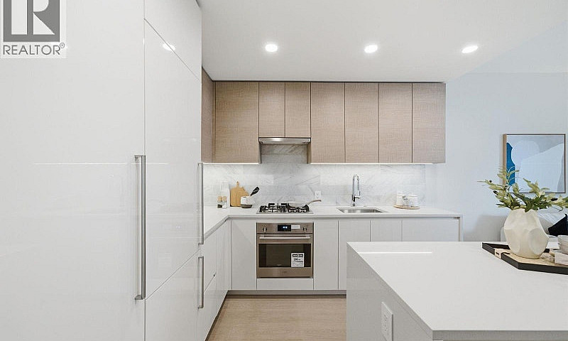 1207 2186 Gilmore Av...
