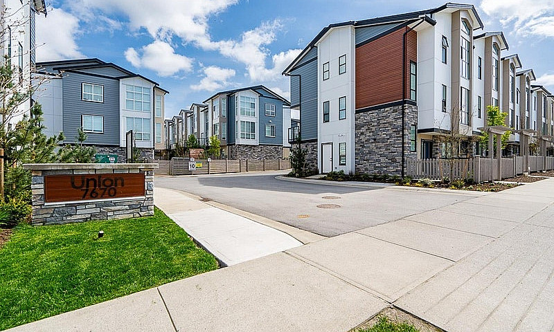 52 7670 207 Street L...