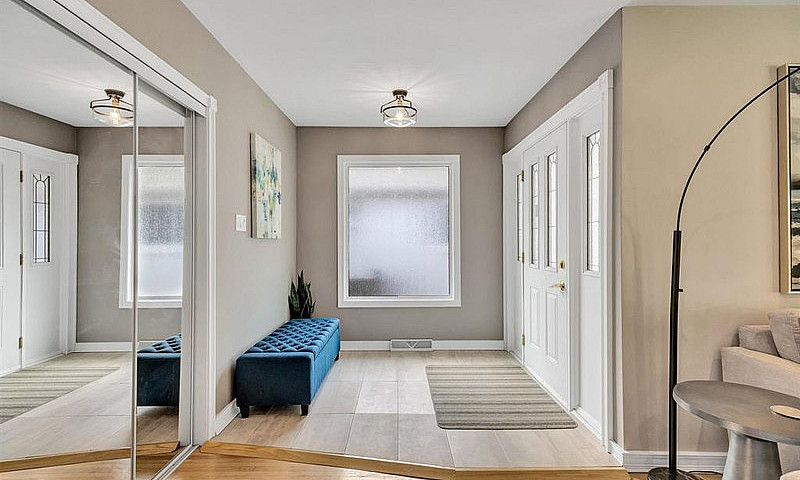 4-Bedroom House In R...
