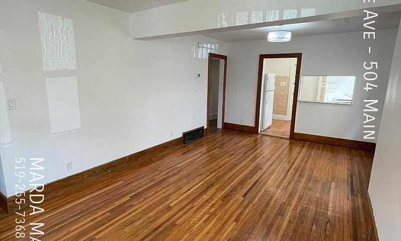 Bright & Spacious 2 ...