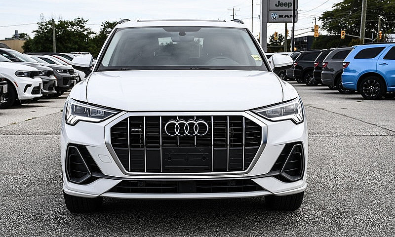 2024 Audi Q3 Komfort...