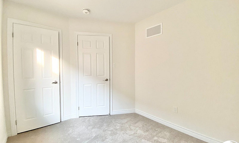 3 Bed 3 Bath - Detac...