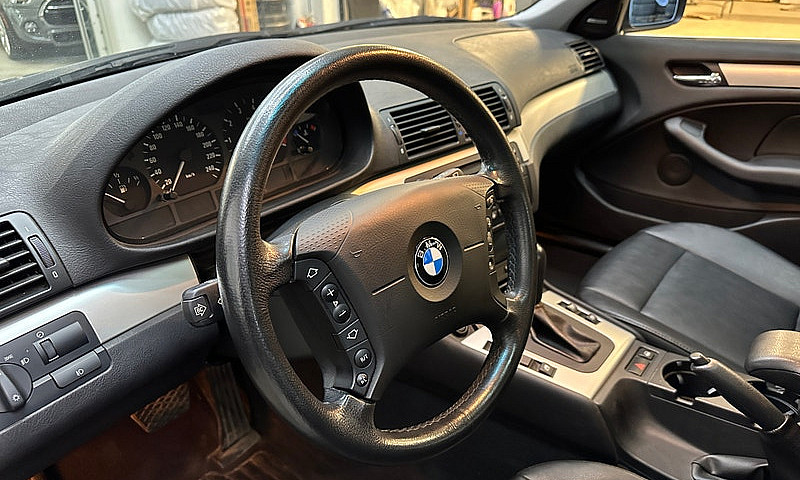 2002 Bmw 325 Wagon 1...