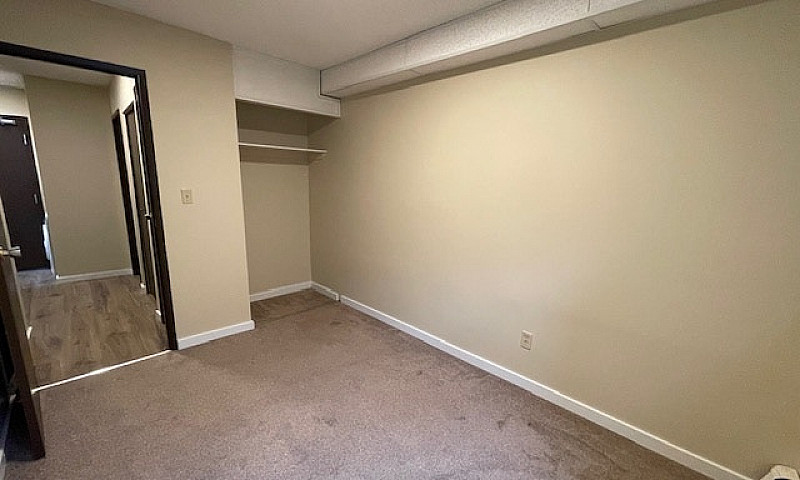 Spacious 2 Level 2 B...