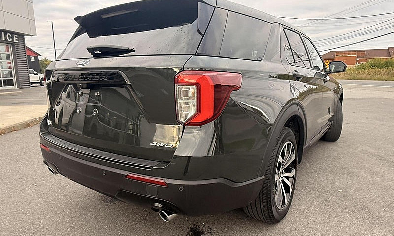2022 Ford Explorer S...