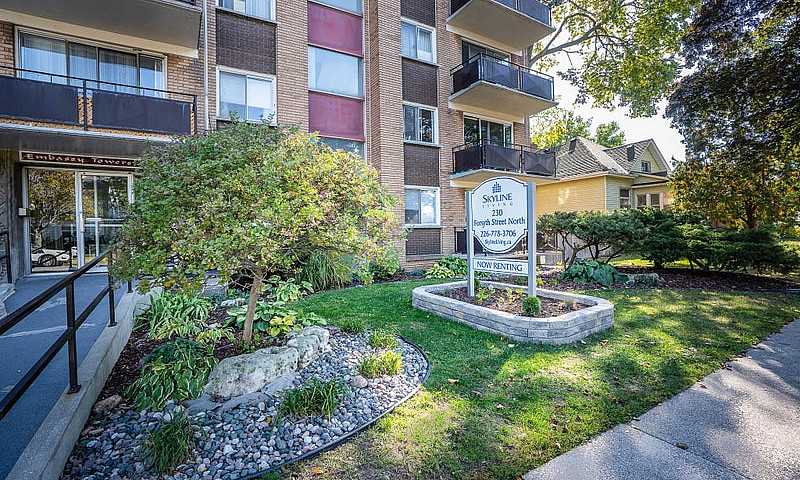 Sarnia 1 Bedroom Apa...