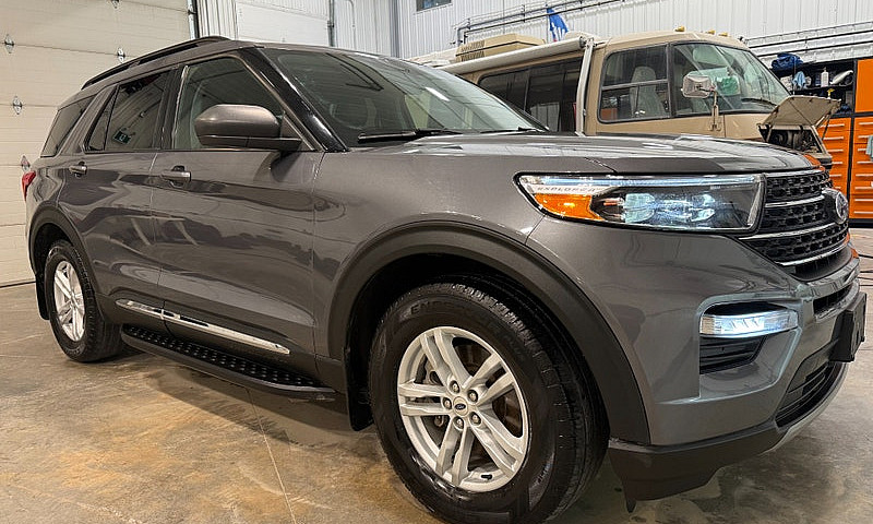 2021 Ford Explorer X...