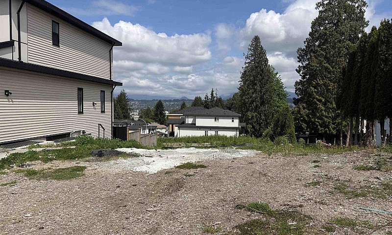 13875 114 Avenue Sur...