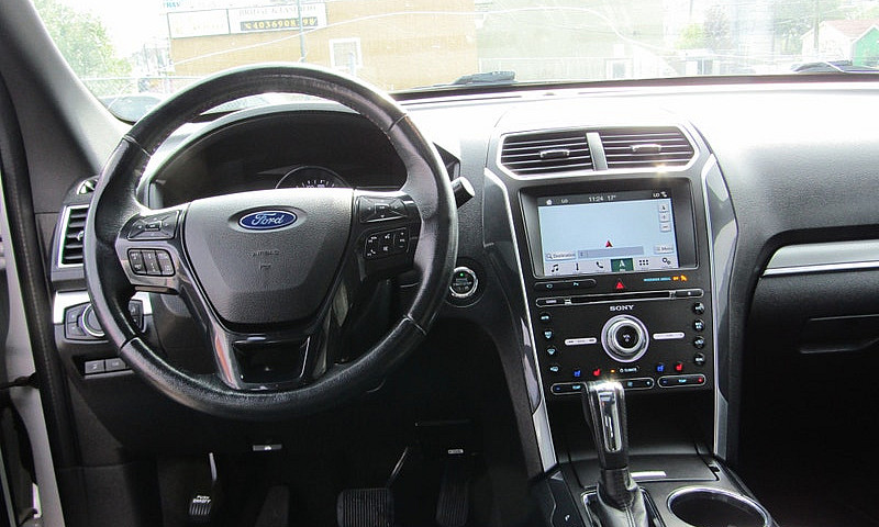 2018 Ford Explorer S...