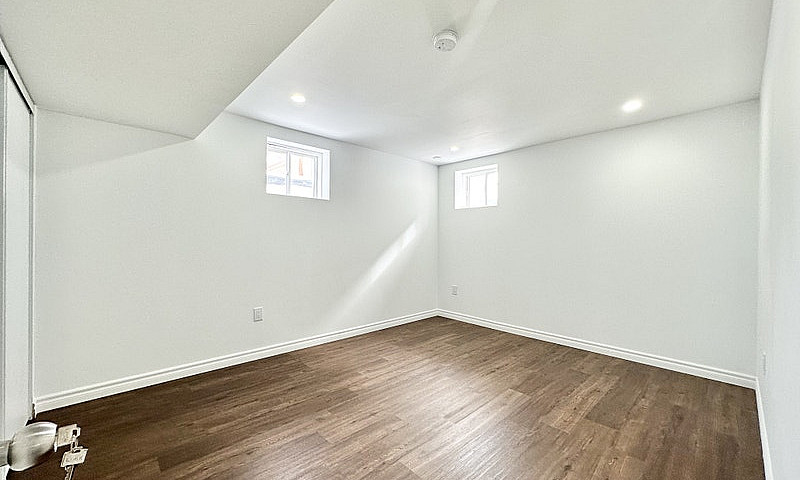 Modern 2-Bed, 1 Bath...