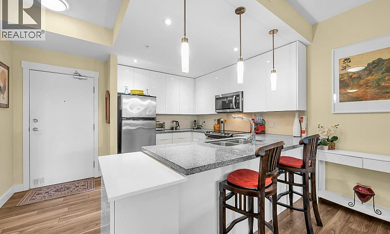 403 2368 Marpole Ave...