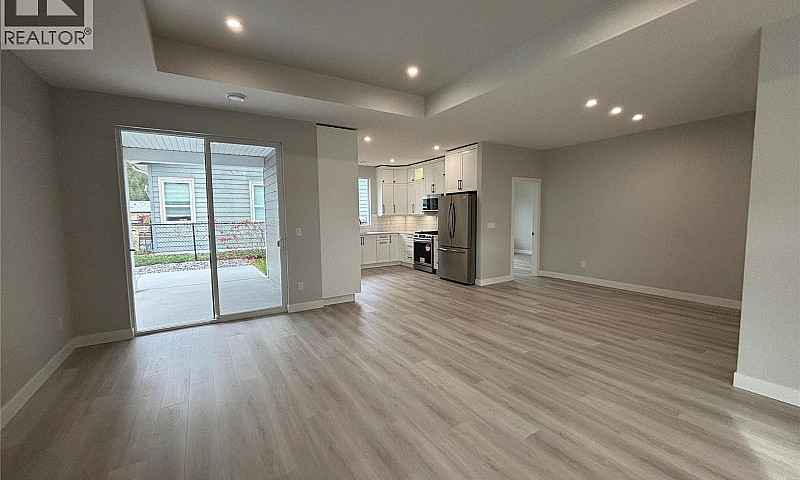574 Meadowlark Avenu...