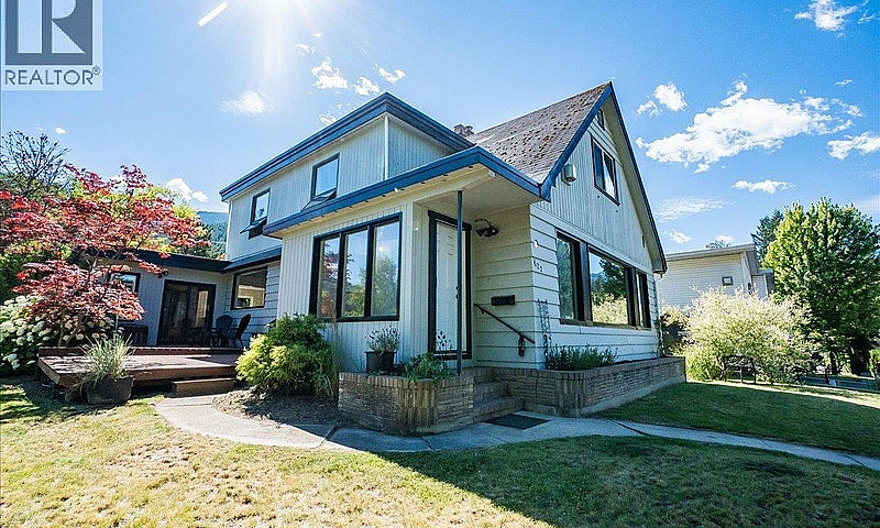422 Maple Street Nel...