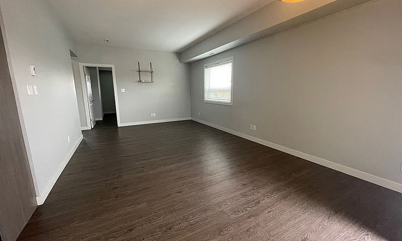 5913 54 Avenue -  59...