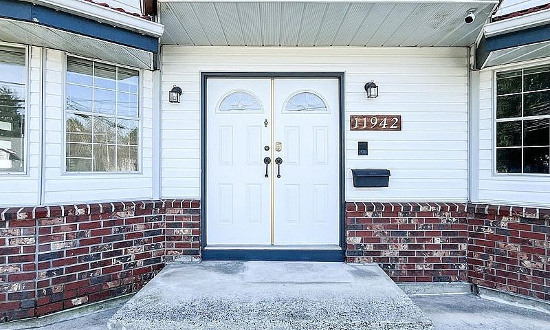 11942 99 Avenue Surr...