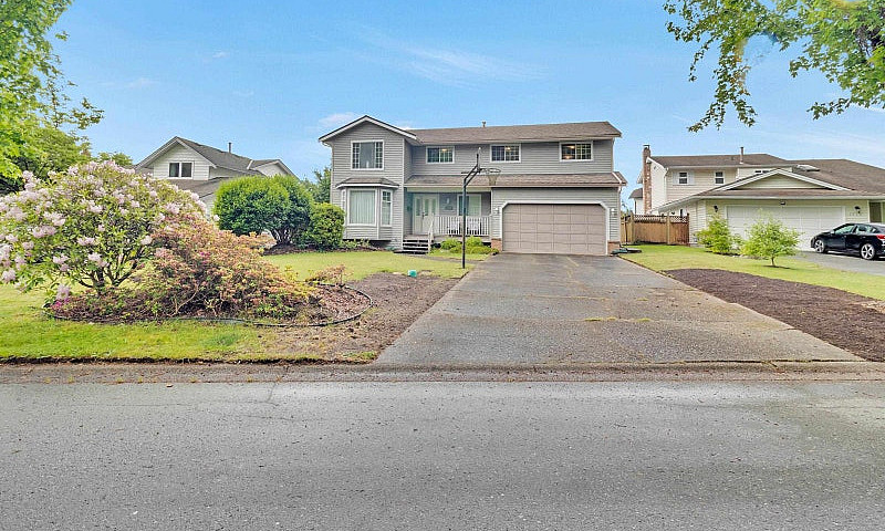 1127 161A Street Sur...