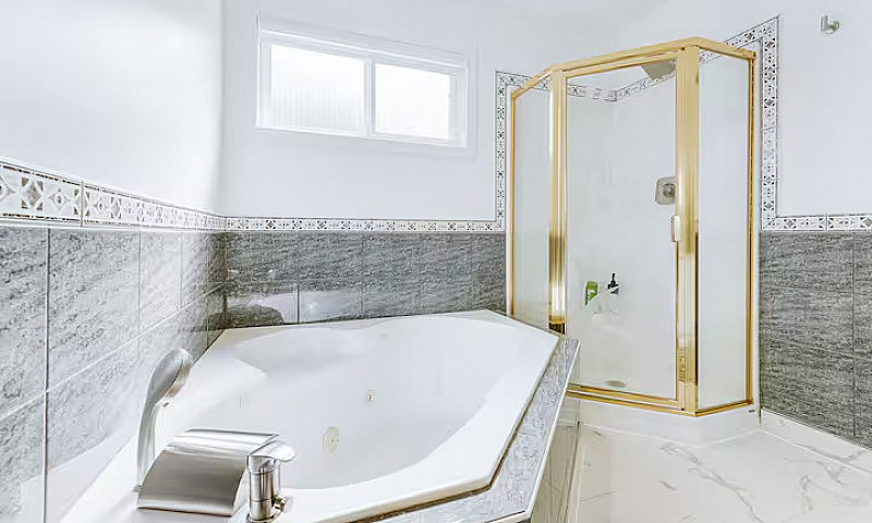 4-Bedroom, 3-Bathroo...