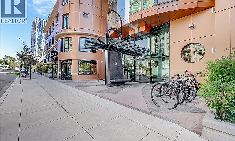 436 1029 View St Vic...