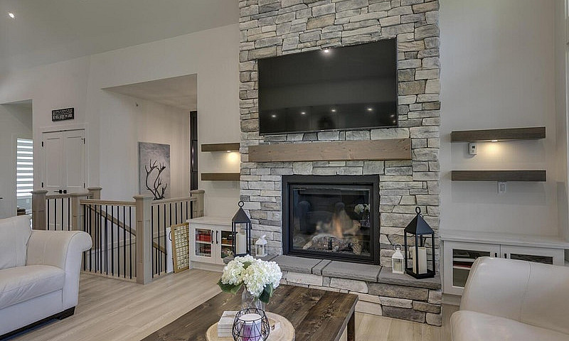 9409 Erickson Street...