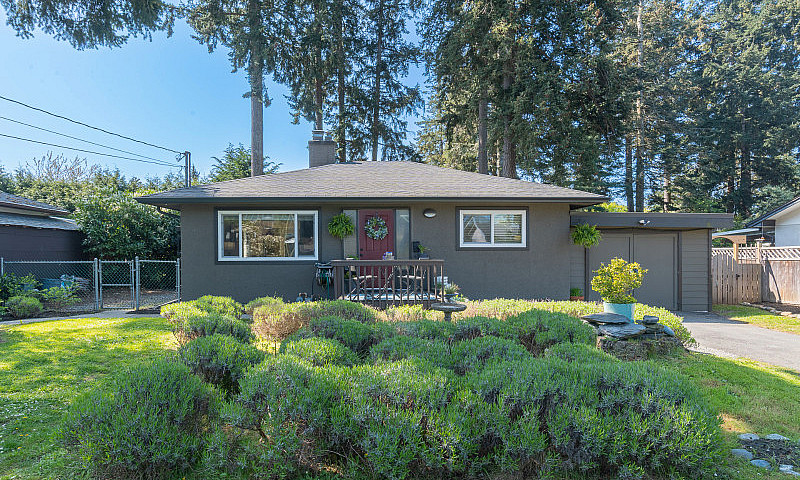 2 Bed Rancher For Sa...